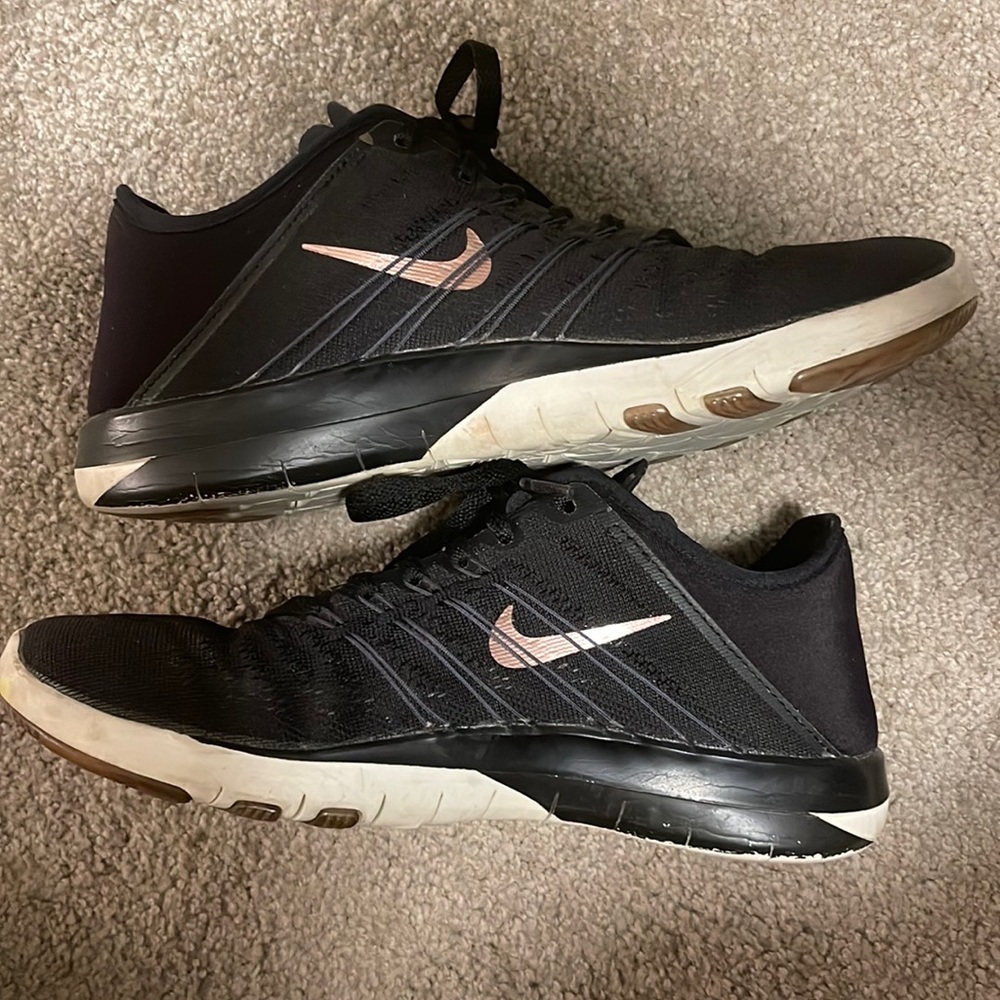 Womens Nike Free TR 6